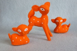 Drie oranje hertjes